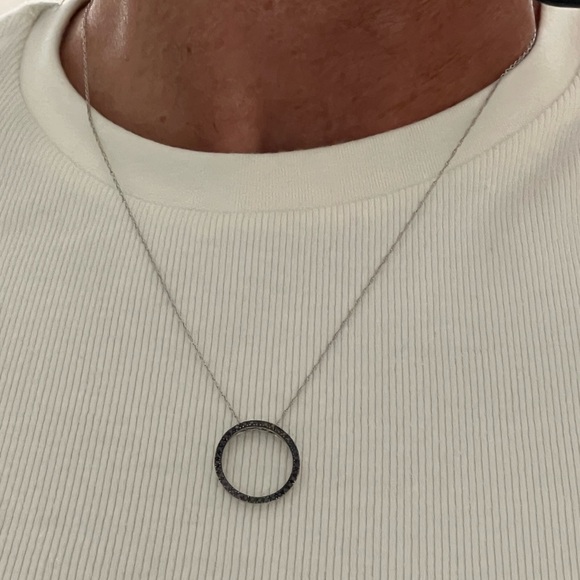 Black Diamond Circle pendant Necklace - Picture 3 of 9